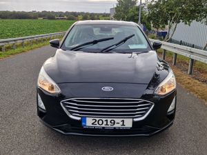 Ford Focus  ZETEC TDCI 2019 - Image 2