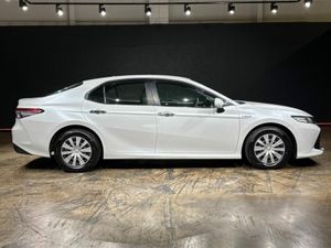 Toyota Camry 2.5 HYBRID AUTOMATIC SALOON - Image 3