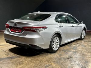 Toyota Camry 2.5 HYBRID AUTOMATIC - ALLOY WHEELS - - Image 4