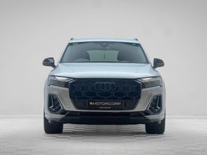 Audi Q7 55 Tfsi E Black Edition Quattro - Image 2