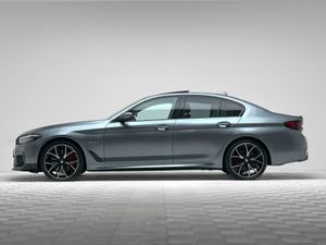 BMW 5 Series 545E M Sport Xdrive Sunroof - Image 4