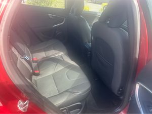Volvo V40 2.0 D2 CROSSCOUNTRY SE 5DR 40 SERIES - Image 2