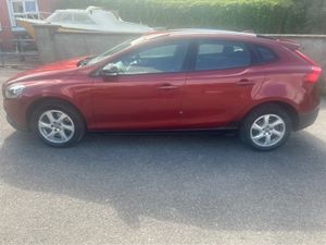 Volvo V40 2.0 D2 CROSSCOUNTRY SE 5DR 40 SERIES - Image 3