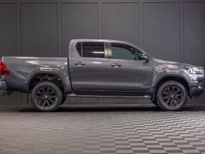 2023 Toyota Hilux Invincible 5 Seat N1 Crewcab - Image 2
