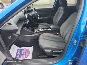 Peugeot 2008 ALLURE 136BHP 50 KWH 5DR AUTO - Image 4