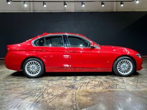BMW 3-Series 330e - HYBRID AUTOMATIC - SUNROOF - C - Image 3