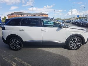 PEUGEOT 5008 1.5 GT LINE BLUEHDI **7 SEATER** - Image 3