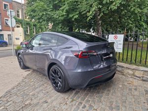 2023 (232) Tesla Model Y RWD - Image 2