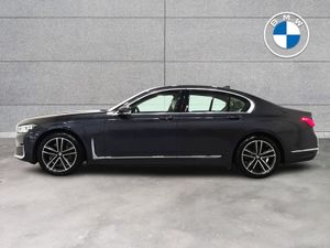 BMW 7 Series 745e Saloon - Image 4