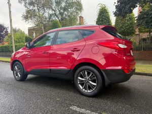 Stunning Young Executive Hyundai ix35 2015 - Image 3