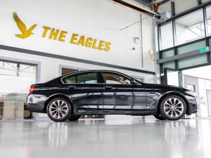 BMW 5-Series D F10 LUXURY 4DR AUTO - Image 3