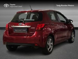 Toyota Yaris HYBRID LUXURY MC - Image 2