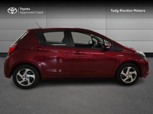 Toyota Yaris HYBRID LUXURY MC - Image 3