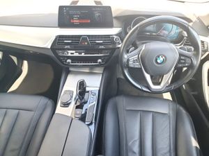 BMW 5 Series 520d SE - Image 4
