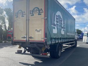 DAF CF 65.250 4x2 Curtainsider 2012 - Image 4