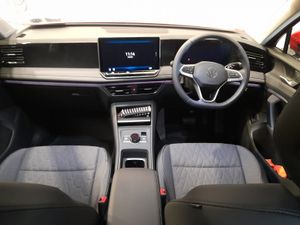 Volkswagen Tiguan 2025 EDITION 75TH ANNIVERSARY - Image 2