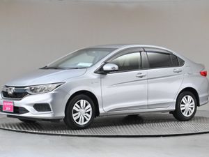 Honda Grace 1.5 Hybrid 4DR Auto  reverse Cam - Image 4