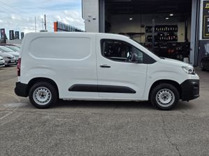 Citroen Berlingo 2021 - Image 2