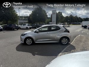 Toyota Yaris hybrid luna - Image 4