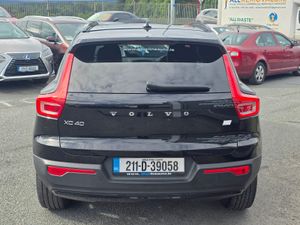 Volvo XC40 R-Design T4 PHEV Automatic (211) - Image 4