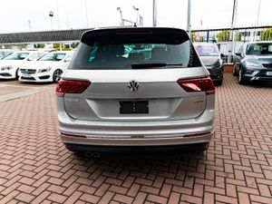 VOLKSWAGEN TIGUAN 2.0 TDI R-LINE 4-MOTION 5DR ESTA - Image 4