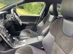 Volvo XC60 2017 , R design , auto - Image 4