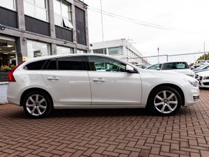 VOLVO V60 2.0D4 SE LUXURY DELUXE 5DR ESTATE AUTOMA - Image 2