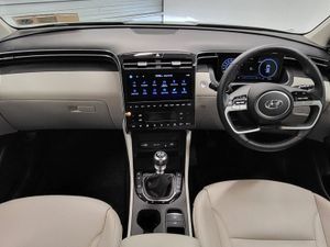 Hyundai Tucson 2WD Executive Plus - Image 4