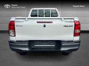 Toyota Hilux 2.8 DLX Single Cab - Image 4