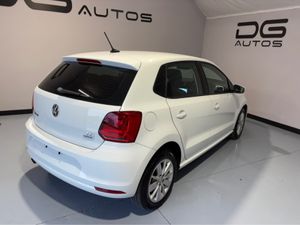 Volkswagen Polo MINT CONDITION- AUTO  - HALF LEATH - Image 3