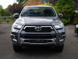 2025 Toyota HILUX  INVINCIBLE  X 2.8 Diesel Auto - Image 2