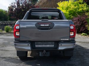 2025 Toyota HILUX  INVINCIBLE  X 2.8 Diesel Auto - Image 3