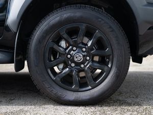 2025 Toyota HILUX INVINCIBLE X 2.8 Diesel Auto - Image 4