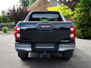 2025 Toyota HILUX INVINCIBLE X 2.8 Diesel Auto - Image 3