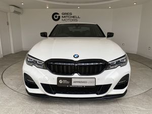BMW 3-Series 2019 - Image 2