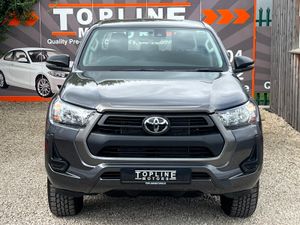 TOYOTA HILUX /BRAND NEW//MANUAL/ACTIVE// D-4D/ 4WD - Image 3