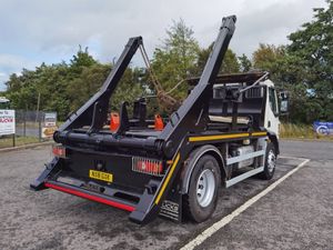 2018 DAF LF 230 Euro 6, 4X2 18 Ton Gross with VDLA - Image 4