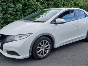Honda Civic 2013 - Image 2