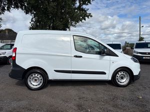 Ford Transit Courier - Image 4