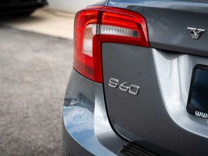 Volvo S60 D2 Business Edition LUX - Image 3