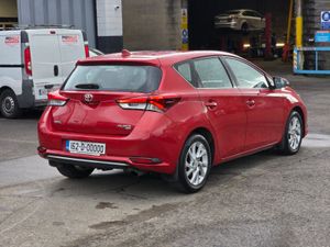 Toyota Auris 1.2T 5DR LUNA 4DR - Image 4
