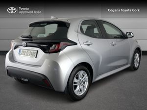 Toyota Yaris 1.5 - Image 2