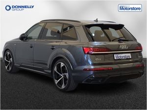 Audi Q7 Diesel Estate Black Edition - Image 3