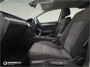 Volkswagen Passat Diesel Saloon SE Nav - Image 3