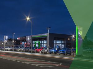 Volkswagen ID.4 PRO 150 KW BUSINESS 77KWH 204BHP P - Image 2