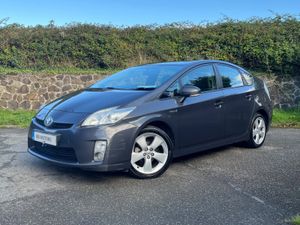Toyota Prius 1.8 Hybrid Luxury - Image 3