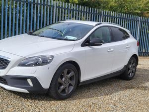 Volvo V40 2014 - Image 2
