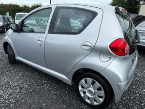 🔵 Toyota Aygo 1.0 5DR AURA - Image 3