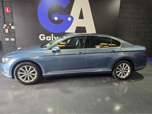 Volkswagen Passat HIGHLINE-FULLY SERVICED ND VALET - Image 4