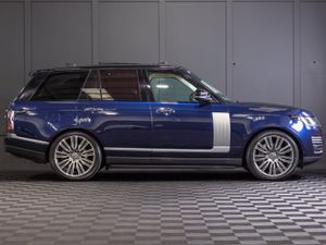 212 Range Rover Vogue Autobiography P400e - Image 2